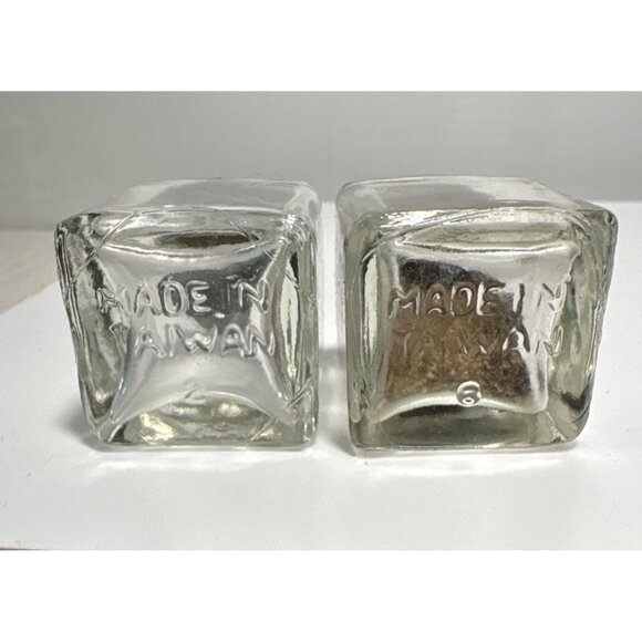 Wooden Sleigh W/ Glass Salt & Pepper Shakers Taiwan Christmas Farmhouse Vintage - Picture 4 of 10